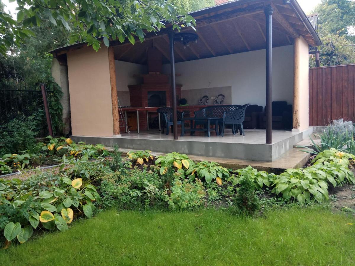 Slovac House With A Garden And Fireplace Chisinau Exterior foto