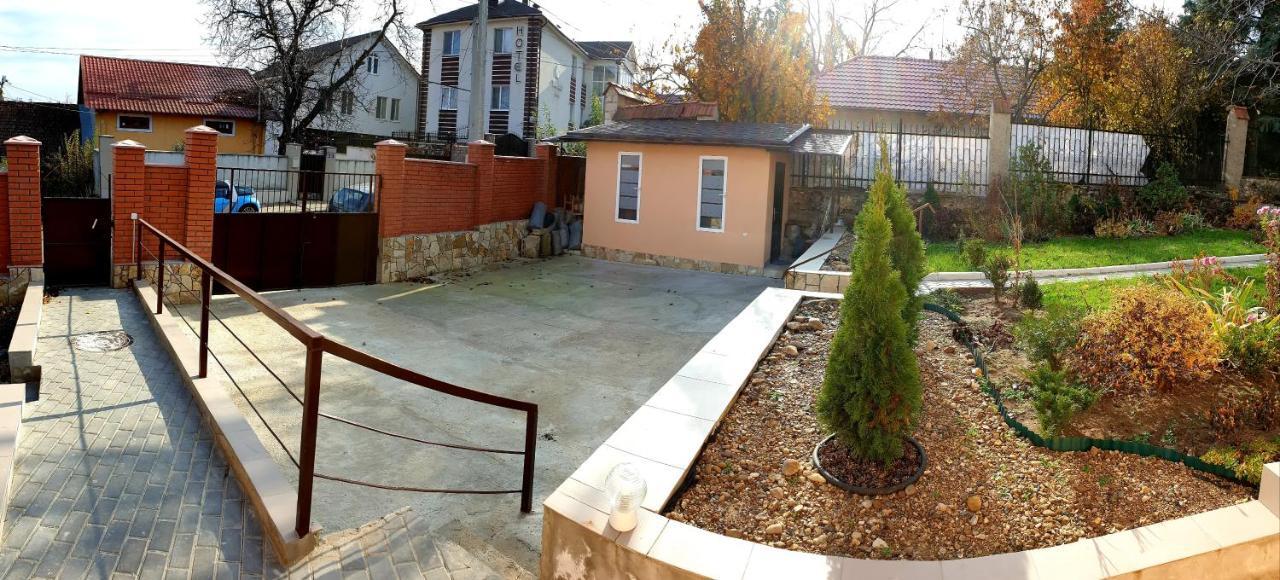 Slovac House With A Garden And Fireplace Chisinau Exterior foto